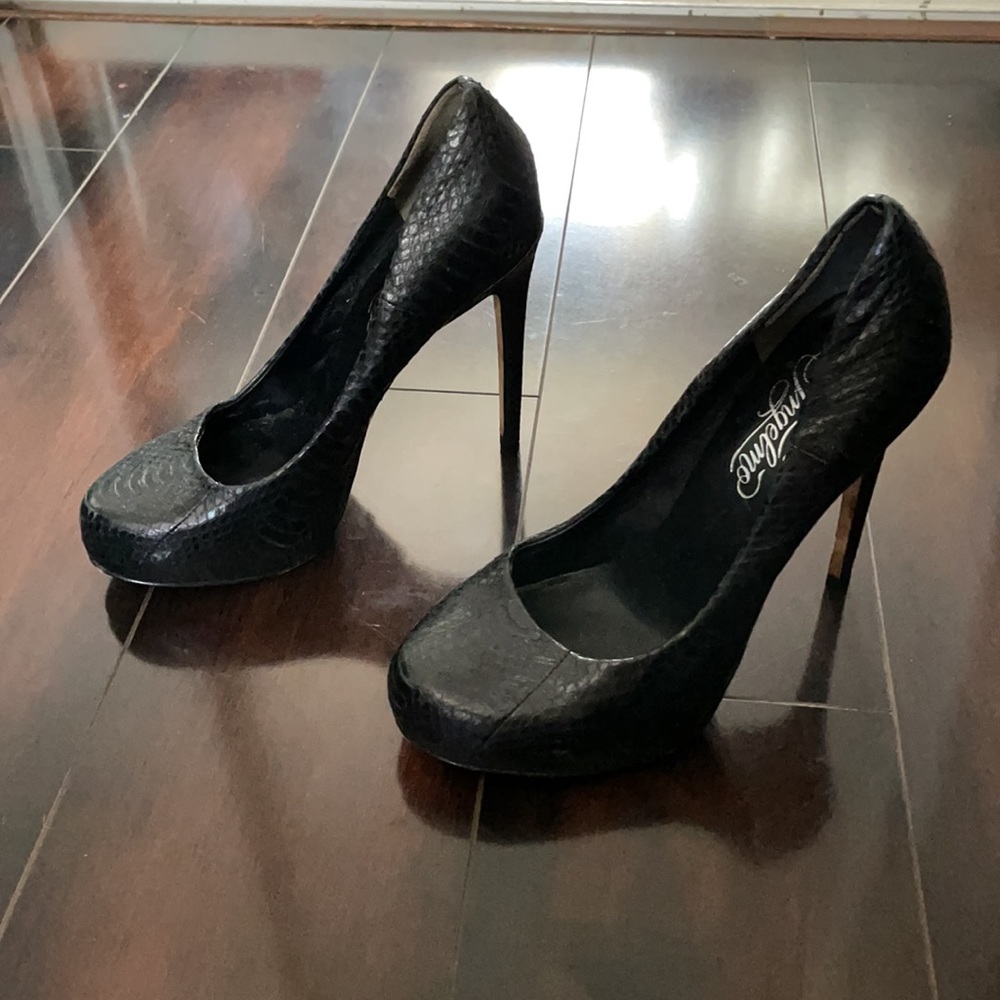 Alejandro Ingelmo Black Python Platform Heels Sti… - image 1